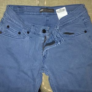 Blue Levi straight leg jeans. Size 7M low rise